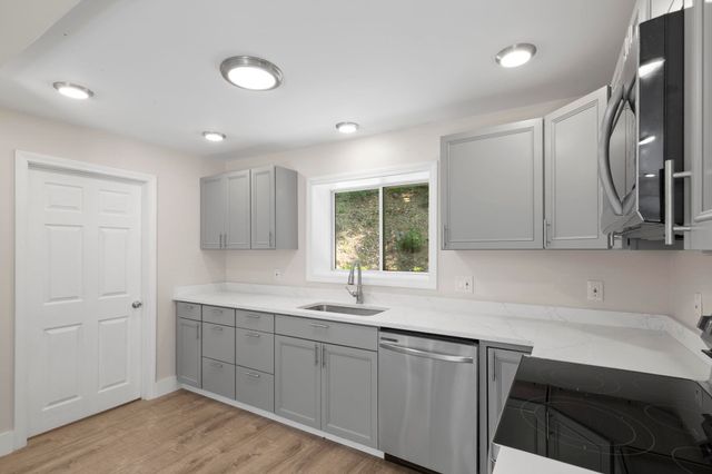 44 Lone Star Avenue, Farmington, NH 03835