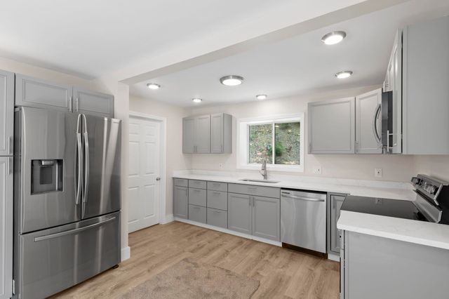 44 Lone Star Avenue, Farmington, NH 03835
