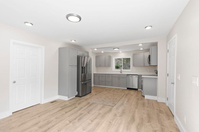 44 Lone Star Avenue, Farmington, NH 03835