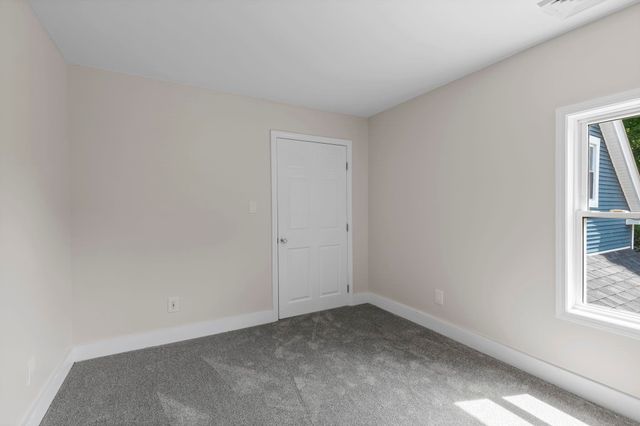 44 Lone Star Avenue, Farmington, NH 03835
