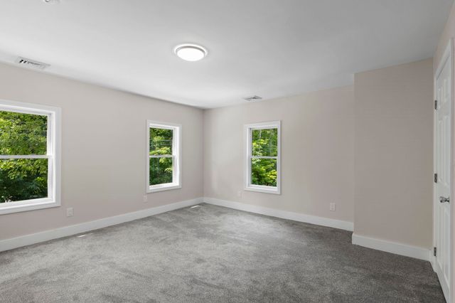 44 Lone Star Avenue, Farmington, NH 03835