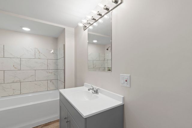 44 Lone Star Avenue, Farmington, NH 03835
