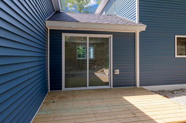44 Lone Star Avenue, Farmington, NH 03835