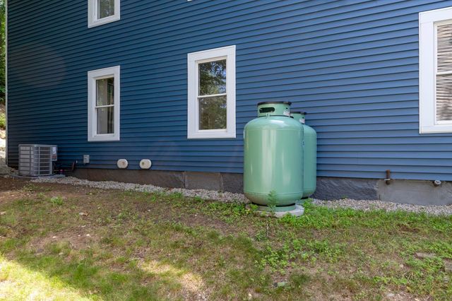 44 Lone Star Avenue, Farmington, NH 03835