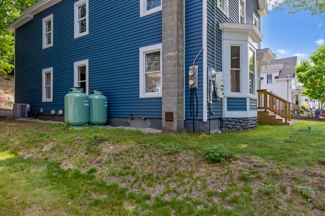 44 Lone Star Avenue, Farmington, NH 03835