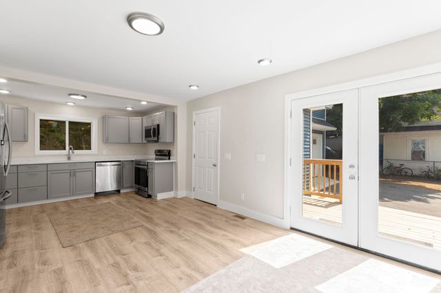 44 Lone Star Avenue, Farmington, NH 03835