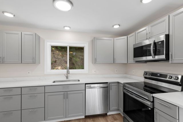 44 Lone Star Avenue, Farmington, NH 03835