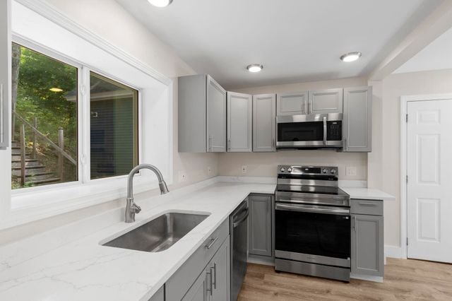 44 Lone Star Avenue, Farmington, NH 03835