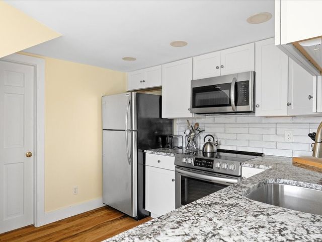 20 Lincoln Street, Jamestown, RI 02835