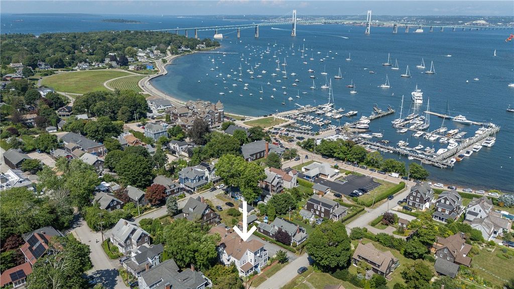 20 Lincoln Street, Jamestown, RI 02835