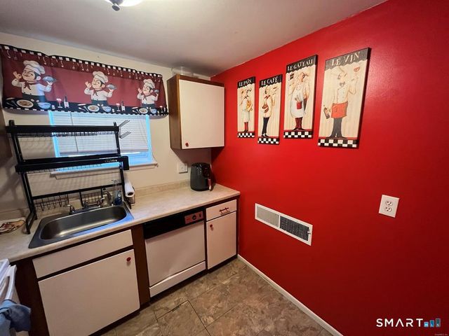 53 Wolcott Hill Road B17, Wethersfield, CT 06109