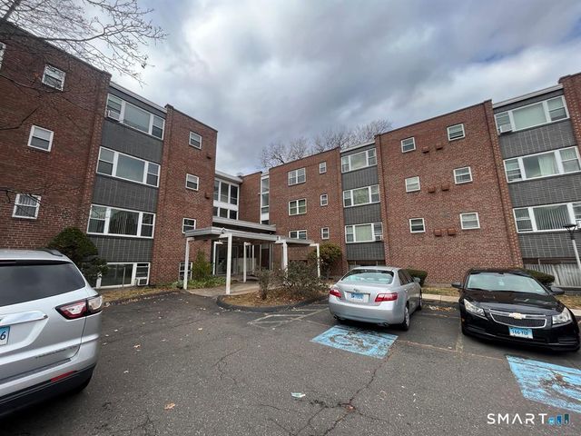 53 Wolcott Hill Road B17, Wethersfield, CT 06109