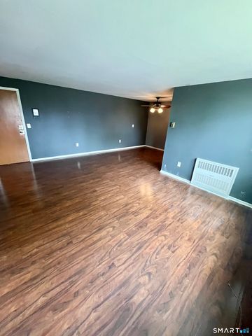 53 Wolcott Hill Road B17, Wethersfield, CT 06109