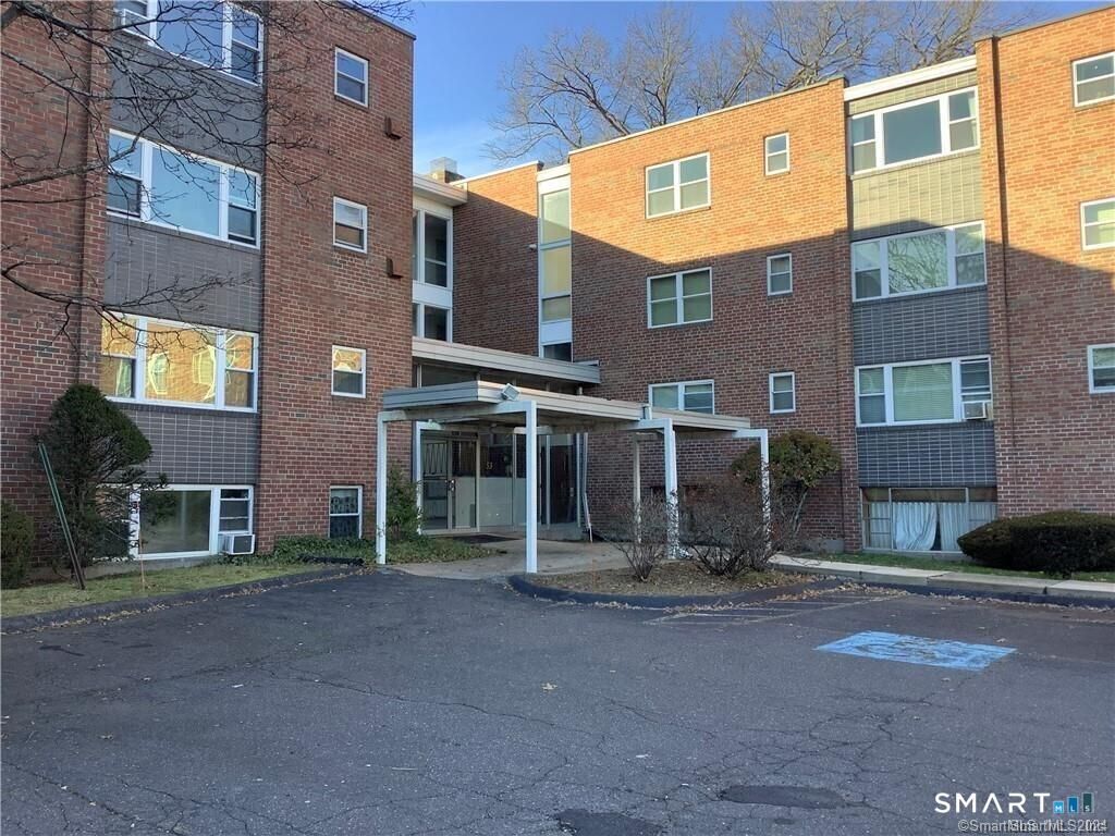 53 Wolcott Hill Road B17, Wethersfield, CT 06109
