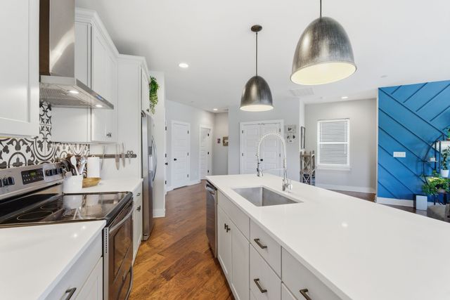 5608 Morrow Rd, Nashville, TN 37209