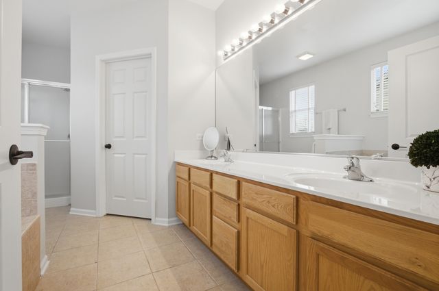 595 Kelly Avenue, Yorkville, IL 60560