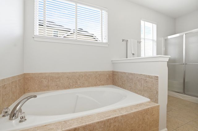 595 Kelly Avenue, Yorkville, IL 60560