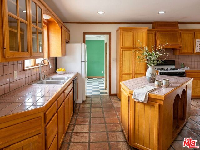 13626 Shablow Avenue, Sylmar, CA 91342