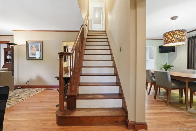 2595 Yorktown Street, Oceanside, NY 11572