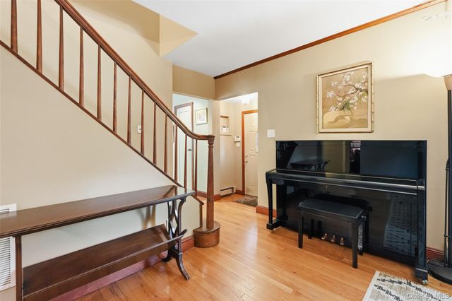 2595 Yorktown Street, Oceanside, NY 11572