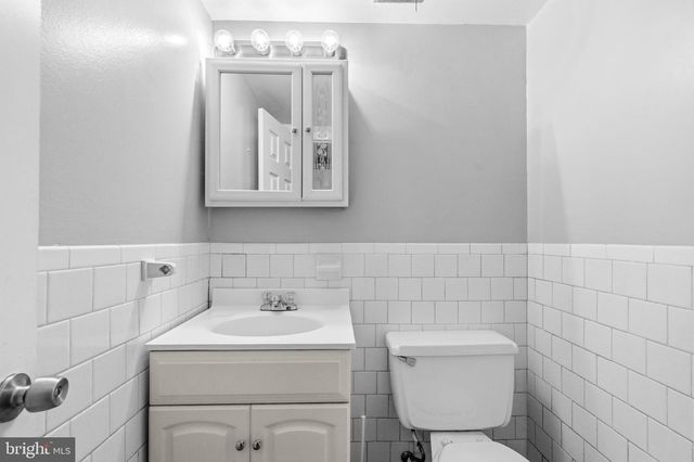1983 ADDISON RD S, District Heights, MD 20747