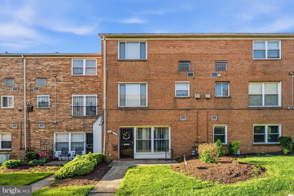 Image 1 of property listing at 1983 ADDISON RD S, District Heights, MD 20747