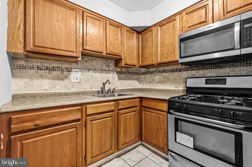 Image 14 of property listing at 1983 ADDISON RD S, District Heights, MD 20747