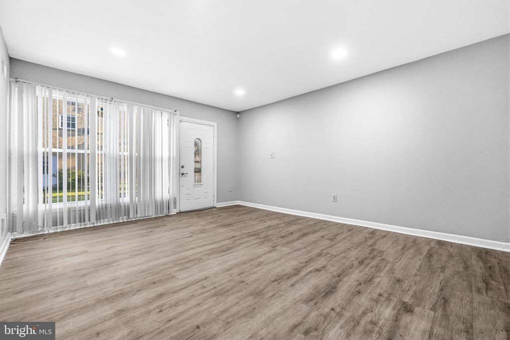 Image 9 of property listing at 1983 ADDISON RD S, District Heights, MD 20747