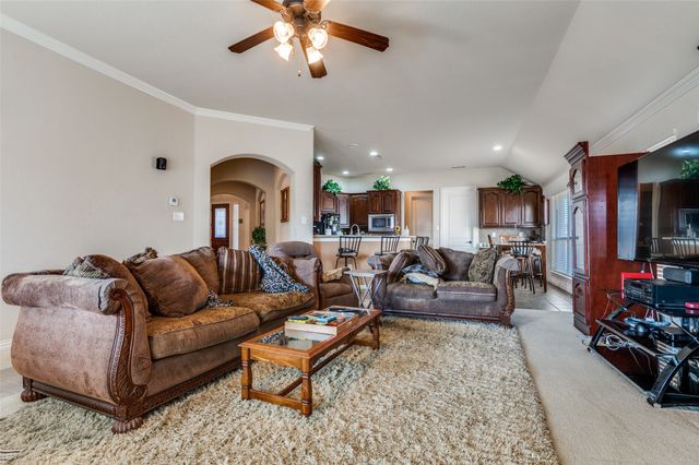 626 Saddlebrook, Desoto, TX 75115