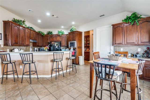 626 Saddlebrook, Desoto, TX 75115