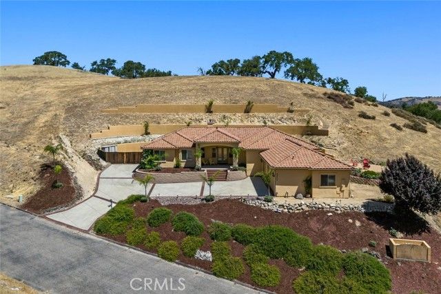 9805 Steelhead Road, Paso Robles, CA 93446