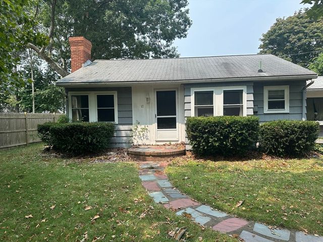 17 Winslow Gray Rd, Yarmouth, MA 02673