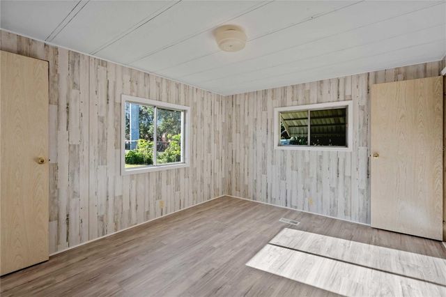 37818 VALENCIA AVENUE, Zephyrhills, FL 33541