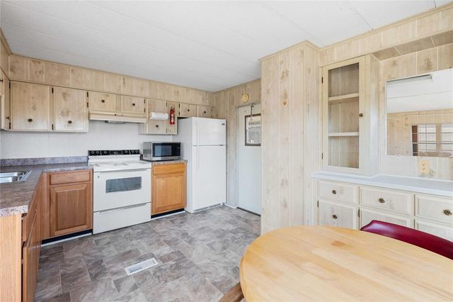 37818 VALENCIA AVENUE, Zephyrhills, FL 33541