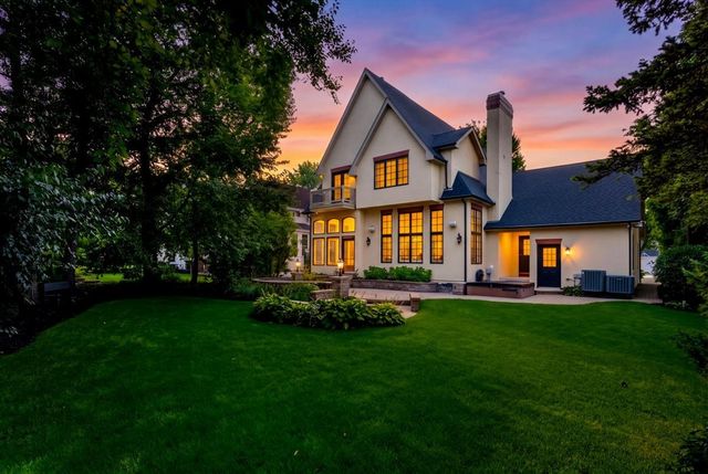 849 E Hillside Road, Naperville, IL 60540