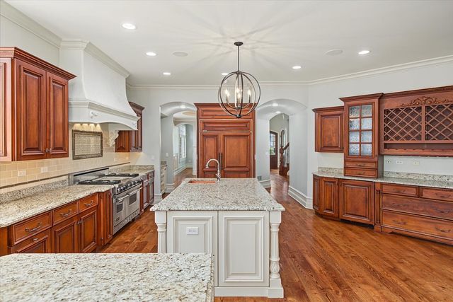 849 E Hillside Road, Naperville, IL 60540