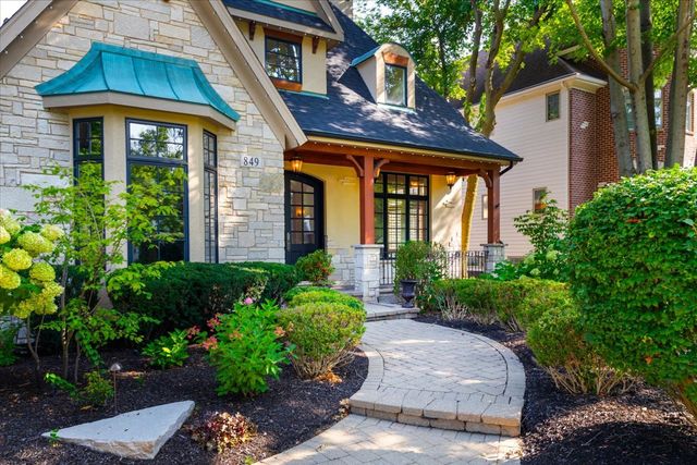 849 E Hillside Road, Naperville, IL 60540