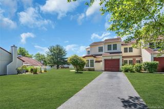 13 Potomac Court, Coram, NY 11727