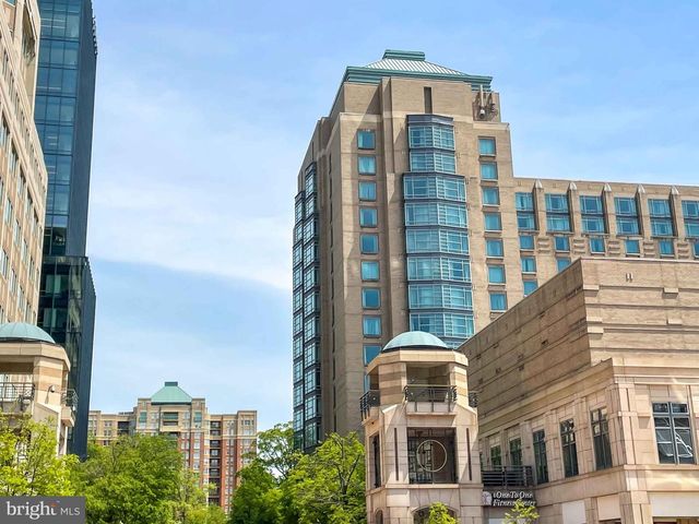 1653 FIELDTHORN DR, Reston, VA 20194