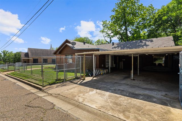 500 W Marshall Avenue, Gladewater, TX 75647