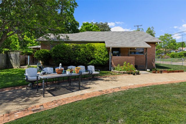 500 W Marshall Avenue, Gladewater, TX 75647