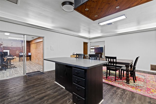 500 W Marshall Avenue, Gladewater, TX 75647