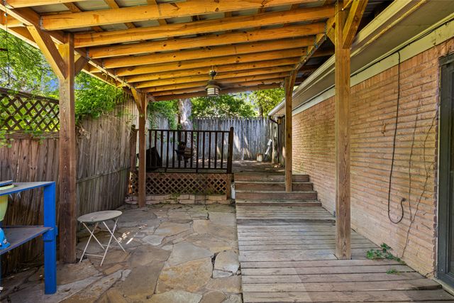 500 W Marshall Avenue, Gladewater, TX 75647