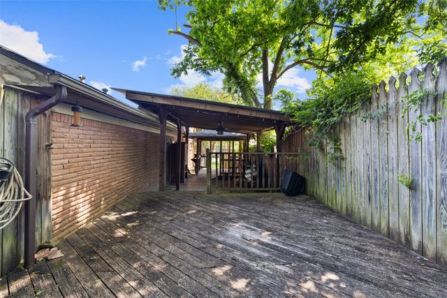 500 W Marshall Avenue, Gladewater, TX 75647
