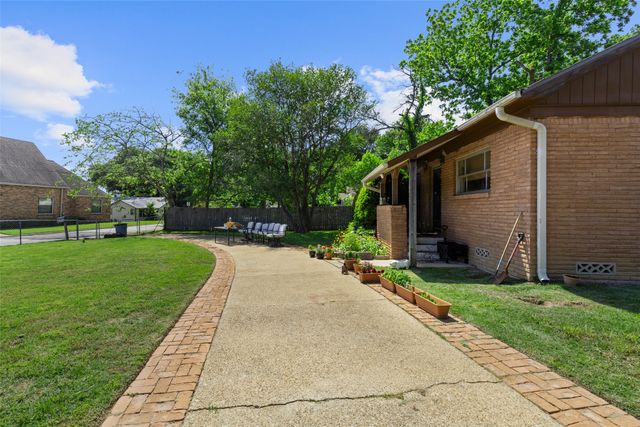 500 W Marshall Avenue, Gladewater, TX 75647