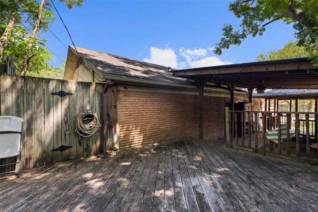 500 W Marshall Avenue, Gladewater, TX 75647