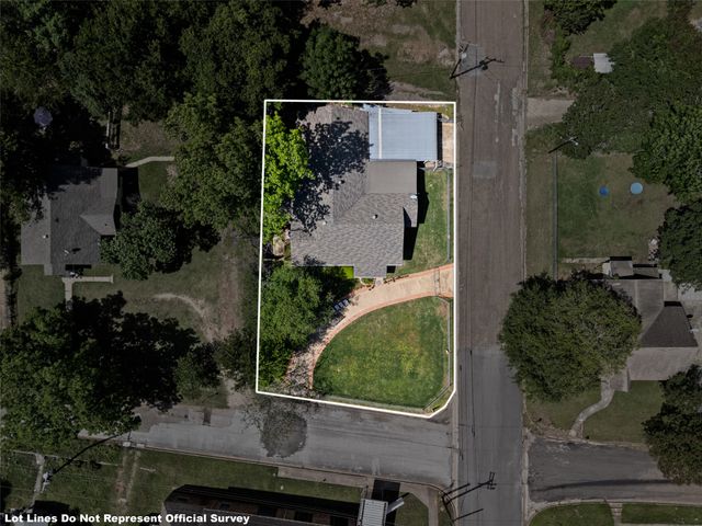 500 W Marshall Avenue, Gladewater, TX 75647