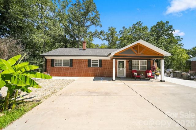 100 30th Avenue NW, Hickory, NC 28601