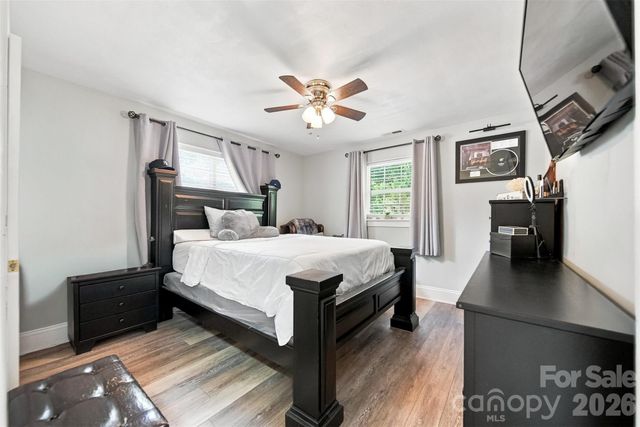 100 30th Avenue NW, Hickory, NC 28601