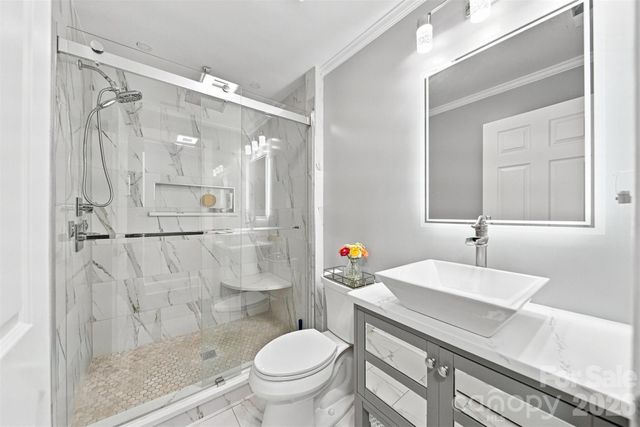 100 30th Avenue NW, Hickory, NC 28601